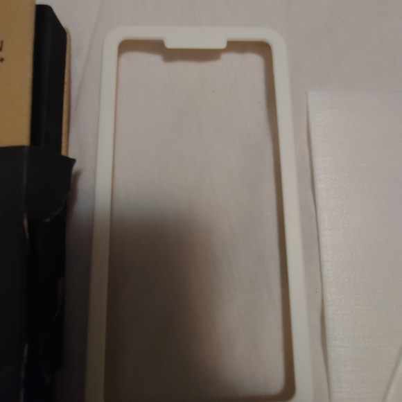 Brand new IPhone XR 3pack screen protectors - Picture 5 of 8